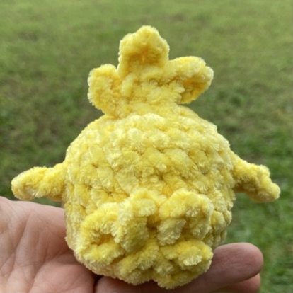squishy chickie crochet pattern back